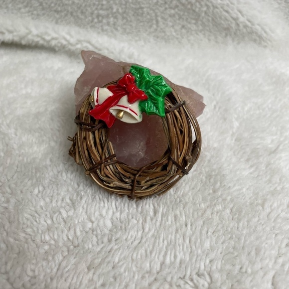Source Unknown Jewelry - Wreath Christmas brooch